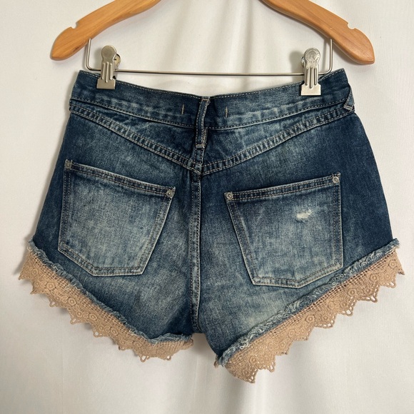 Free people denim shorts with crochet - Picture 7 of 8
